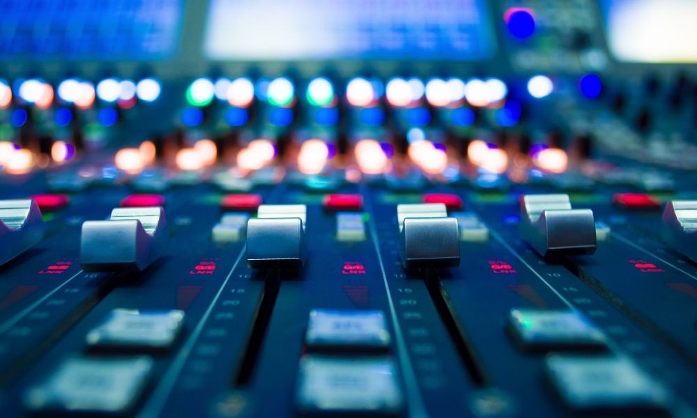 Mastering the Mix: Tips To Make Your DJ Mixes Sound Better