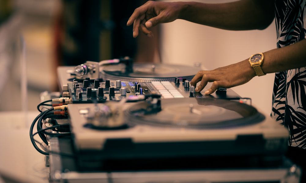 3 Signs It’s Time To Upgrade Your DJ Setup