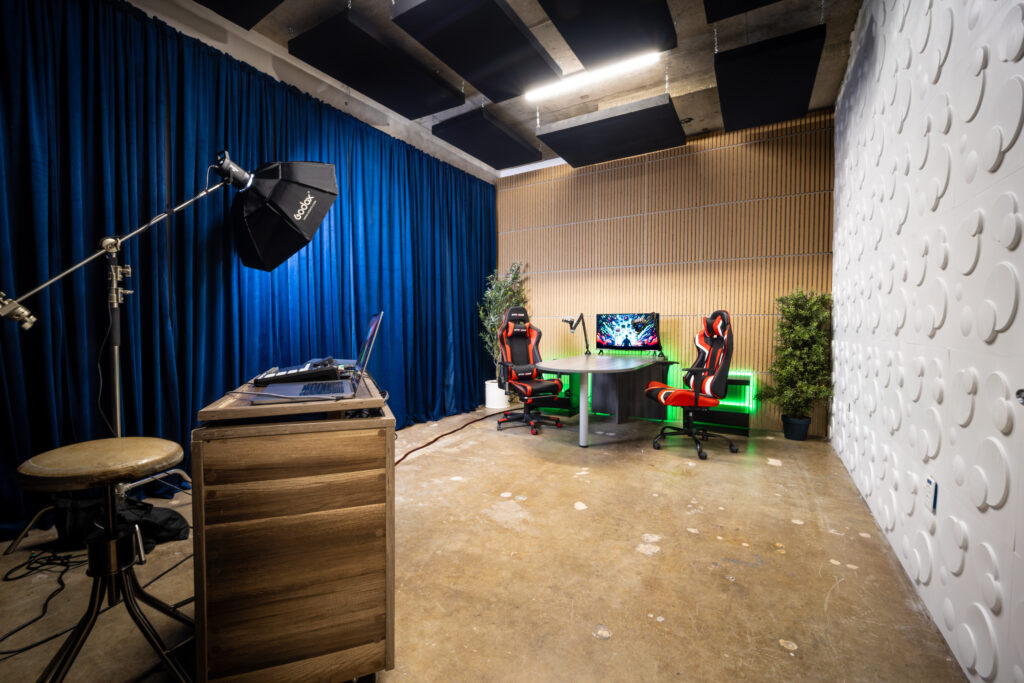 Podcast Studio 109 Houston