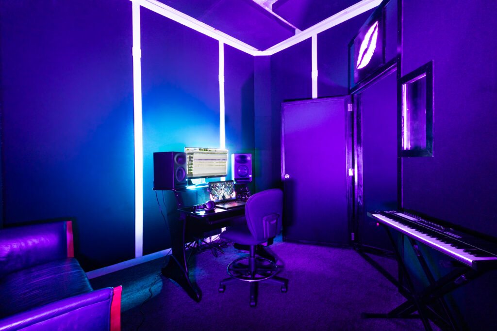 recording-studio-houston-vocal-booth-keyboard.jpg