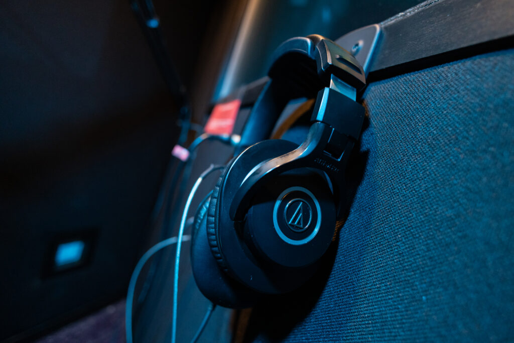 band-barracks-recording-room-119-audio-technica-ath-m40x-headphones